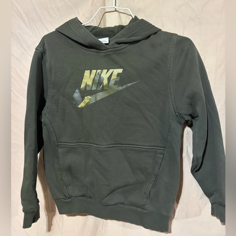 Nike sweatshirt